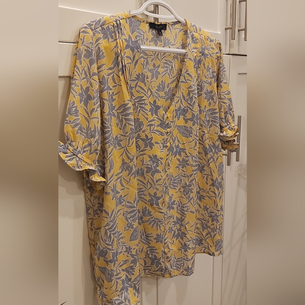 Eclair short sleeved yellow blouse
